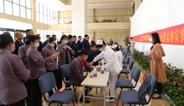 学党史办实事  健康义诊进单位