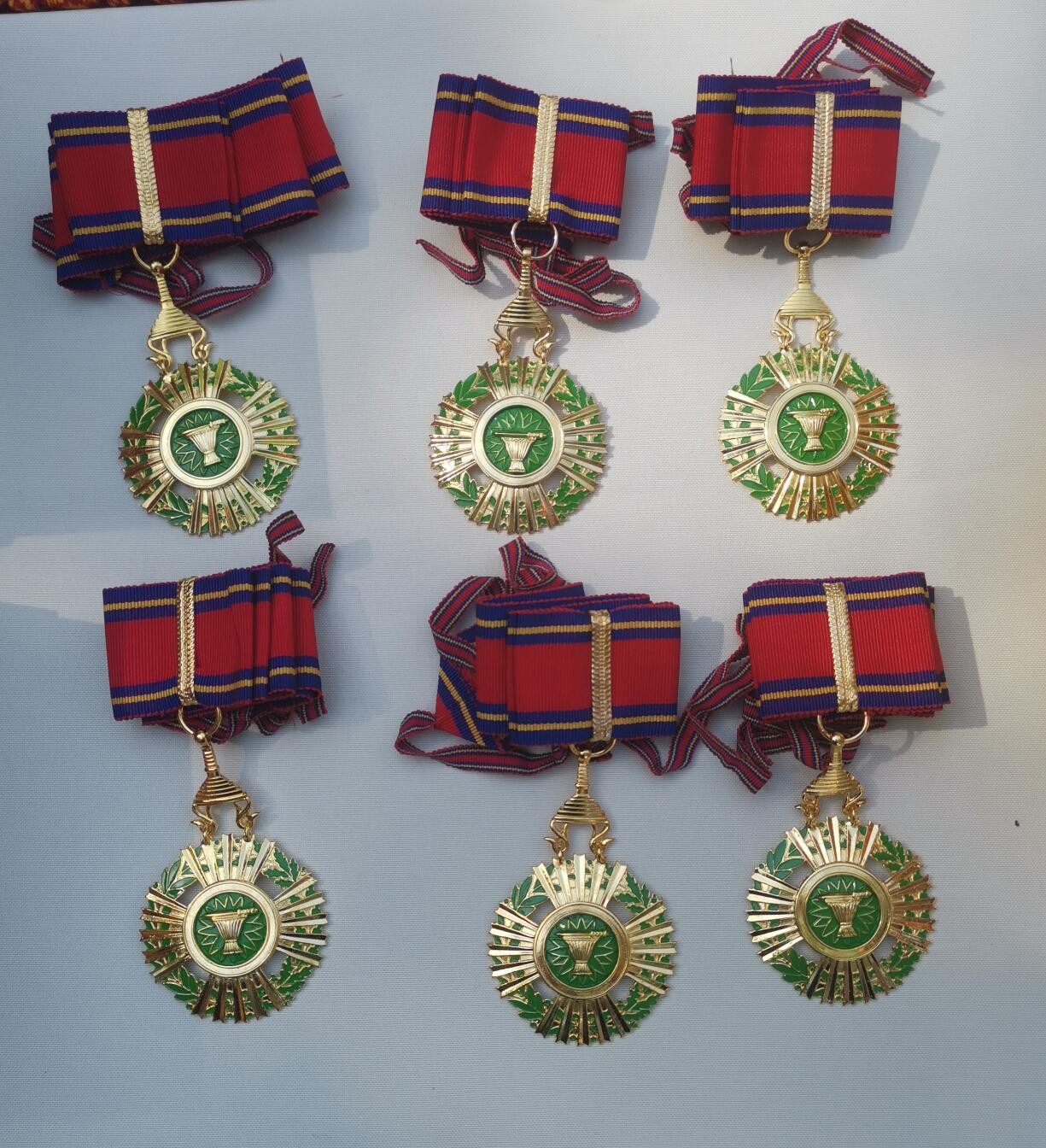 援助柬埔寨抗疫突出贡献“友好合作”勋章。