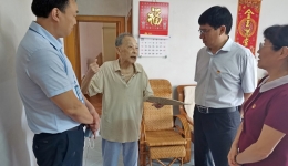 自治区南溪山医院党政主要领导走访慰问老专家老领导