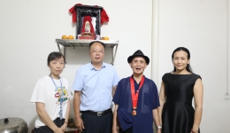 南溪山医院走访慰问“光荣在党50年”老党员