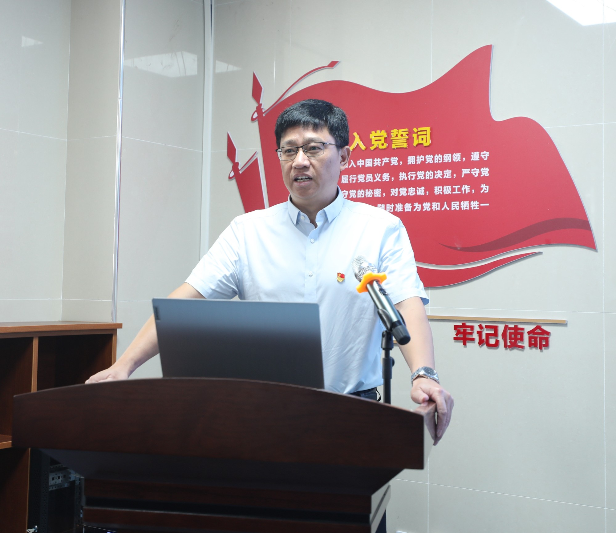 南溪山医院党委书记戴前富发言