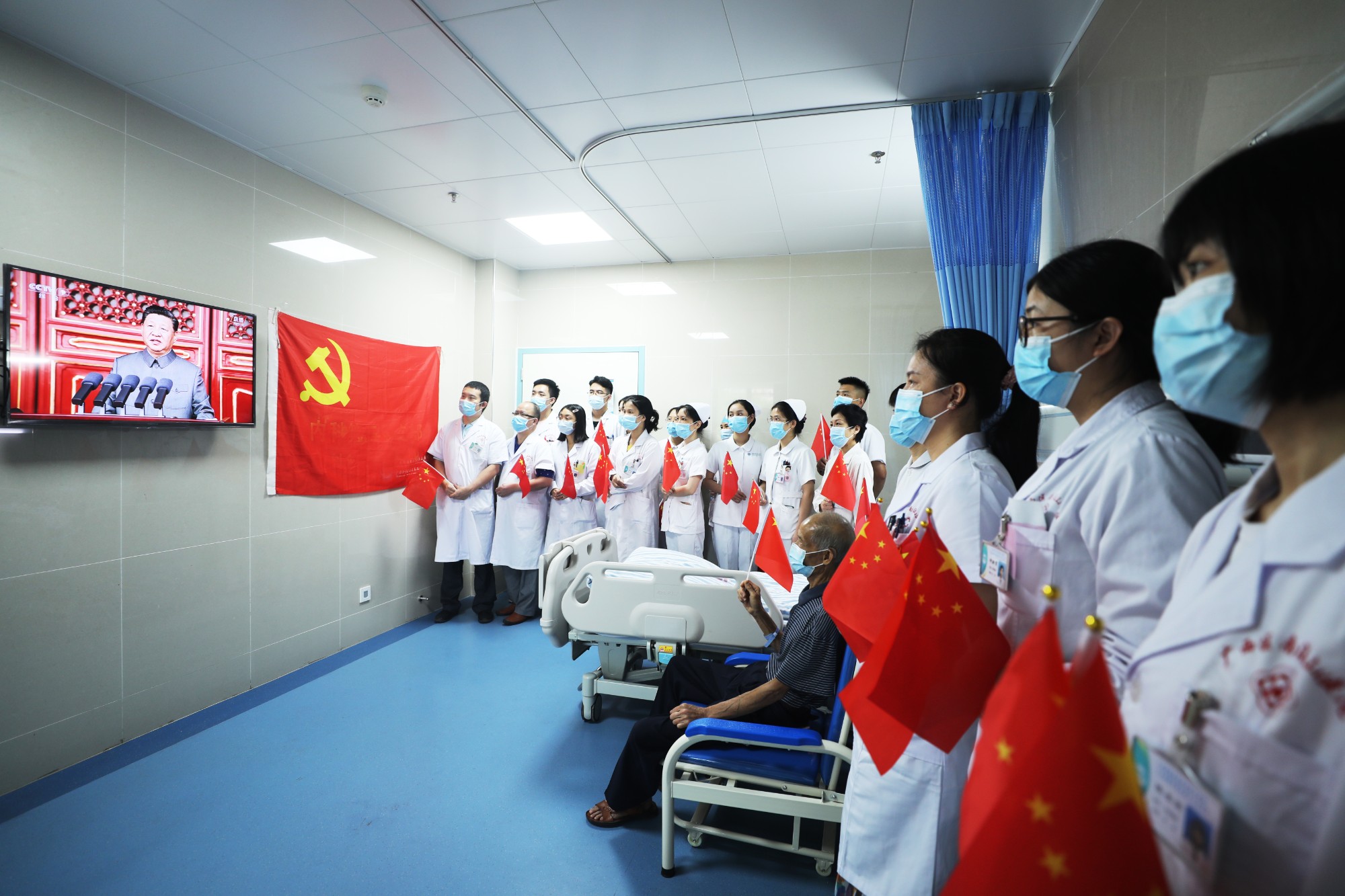 南溪山医院各党支部观看庆祝建党100周年大会直播(1)