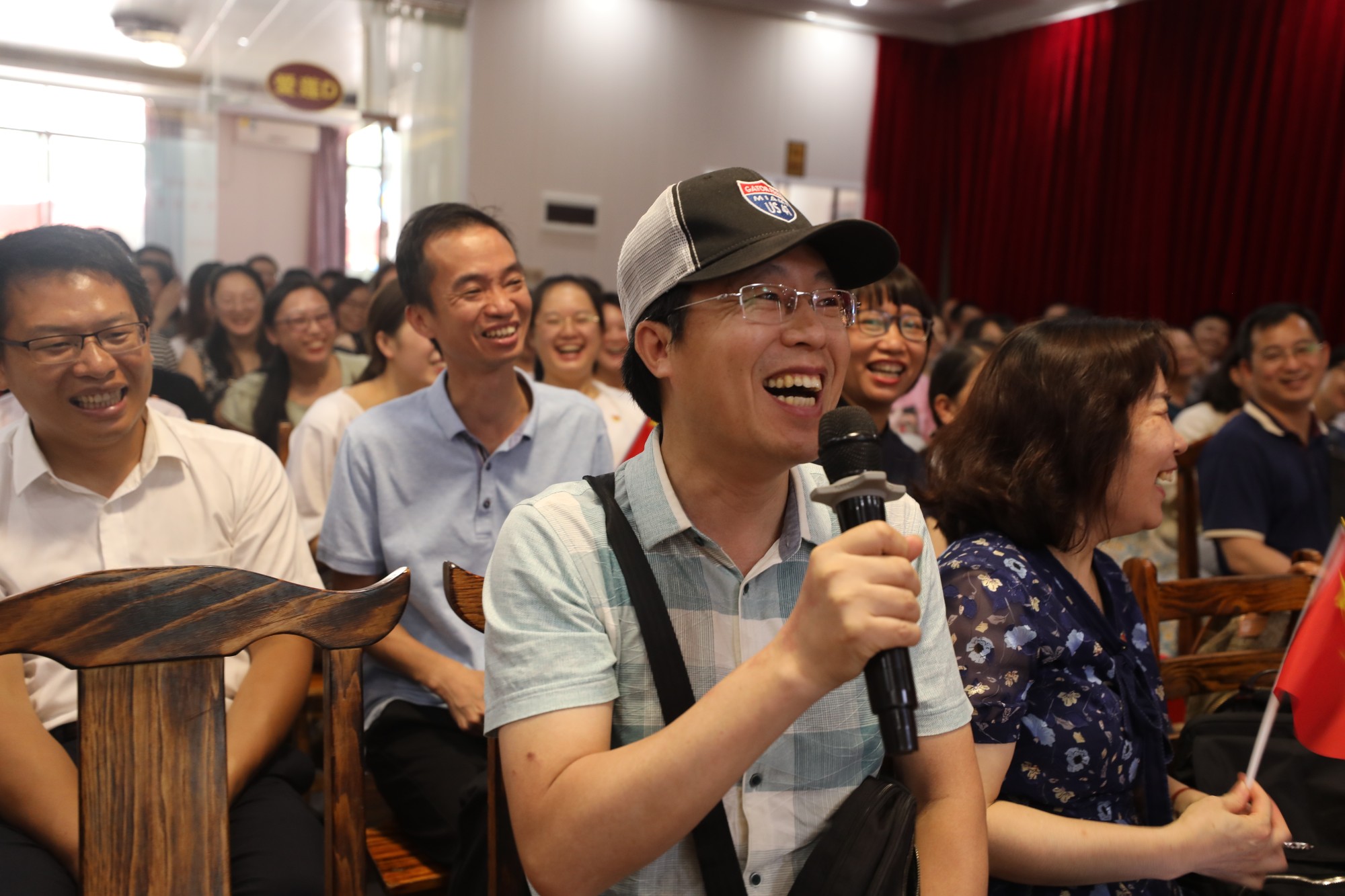 4.党史学习教育知识竞赛上党员干部积极抢答