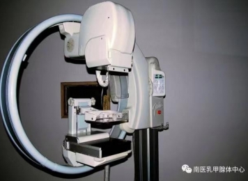 一流的诊断设备（全区一流的高档意大利giotio钼靶双靶机）