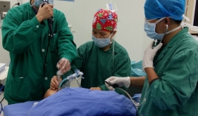 纤支镜气管插管