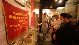 老挝、越南驻华使节团参观自治区南溪山医院