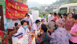 义诊服务进乡村 联合党建暖民心