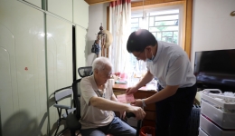 自治区南溪山医院党委开展2022年 “同庆党的生日 传播组织温暖”走访慰问活动