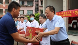 “天使白”与“火焰蓝”双拥共建庆八一