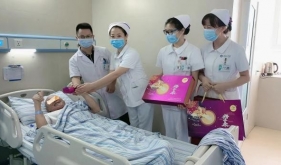 节日期间关怀留院的病人