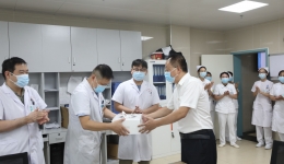 “医”心为人民 共庆医师节