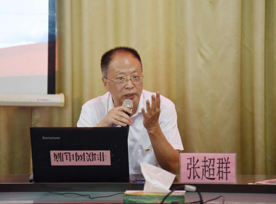 3.桂林市政协委员、南溪山医院党委副书记张超群上微党课。谭蒙朦摄