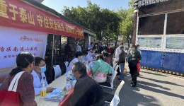 关爱骨骼健康，共享幸福生活自治区南溪山医院脊柱外科联合多学科开展义诊活动