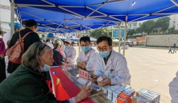 同心共庆二十大 义诊服务暖人心