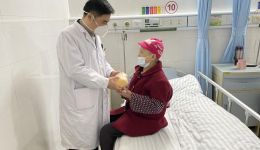 共克时艰送温暖 医护关爱暖人心