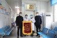 医生用心除病痛 患者感激送锦旗