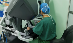 南溪山医院运用达芬奇手术机器人成功为患者切除巨型子宫肌瘤