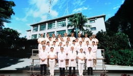 用心服务暖人心，锦旗相送显真情