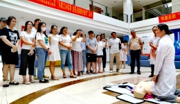 医疗专家送健康  企业发展有力量