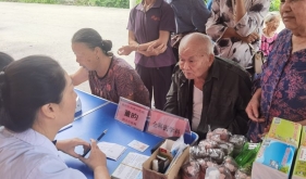 下乡义诊惠民生，真情服务暖人心