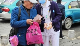 南溪山医院康复医学科与荔浦市中医医院康复医学科联合开展交流义诊活动