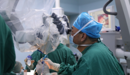 惊!女子脑内惊现12厘米寄生虫!医生妙手“捉虫”