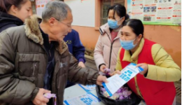 春风送暖学雷锋 志愿服务暖人心