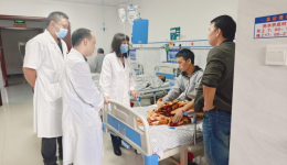 自治区南溪山医院肿瘤科专家到平乐县中医院沟通交流