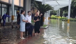 暴雨突袭 坚守一线 自治区南溪山医院积极开展抗洪防汛救灾行动