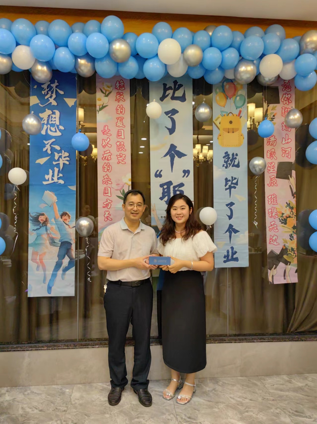 C:\Users\Think\Documents\WeChat Files\lzy124228105\FileStorage\Temp\21efbc2c2c21f6acb5522998001dcea.jpg