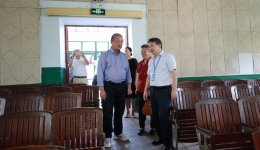 胡正跃大使深情回访自治区南溪山医院