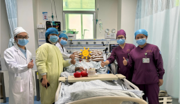 寒冬中的温暖：南溪山医院ICU医护人员为患者唱响生日歌