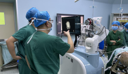 机器人精准“锁敌”，南溪山医院成功为特发性震颤患者植入“脑起搏器”