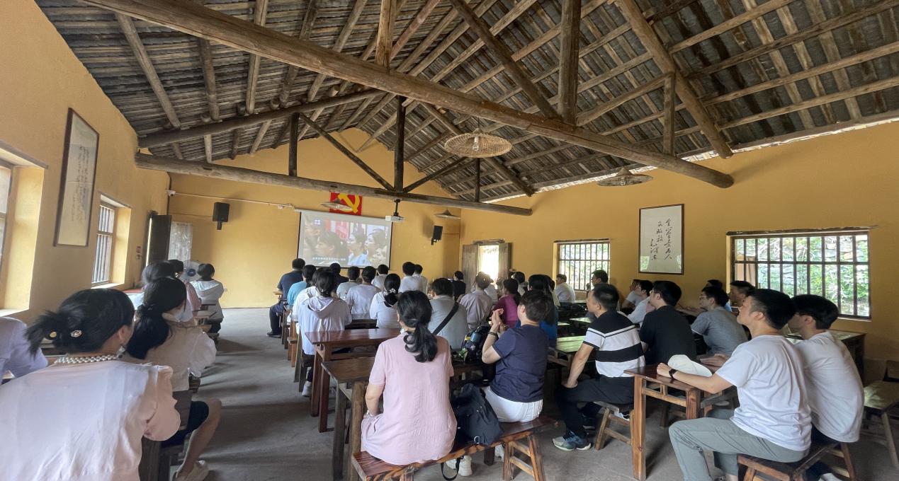 4933e2ff90a50b564a7d8a83778ac2a