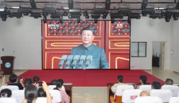 自治区南溪山医院组织观看“九三”阅兵  抗战精神激荡医者仁心