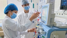 自治区南溪山医院综合重症医学科二病区成功开展脑出血术后伴肾功能衰竭血液透析治疗