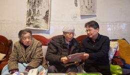 南溪山医院开展2026年春节前离退休职工走访慰问 向老职工致以崇高敬意与新春祝福