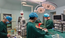 除夕夜的生死极速：自治区南溪山医院多学科联合成功抢救严重肾破裂休克患者